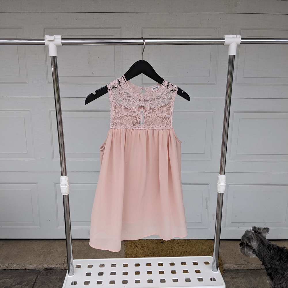 Sleeveless Lace Blouse - Light Pink - Picture 2 of 4